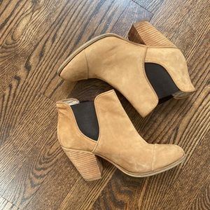 Tan Hame Mid Heel Nubuck Stacked Heel Ankle Booties